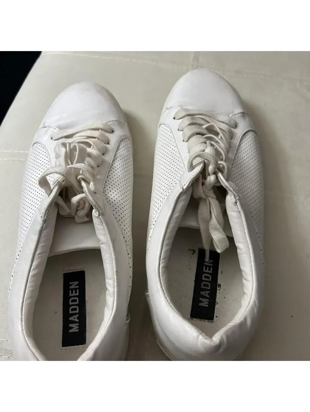 Steve Madden White leather lace up sneakers size 10